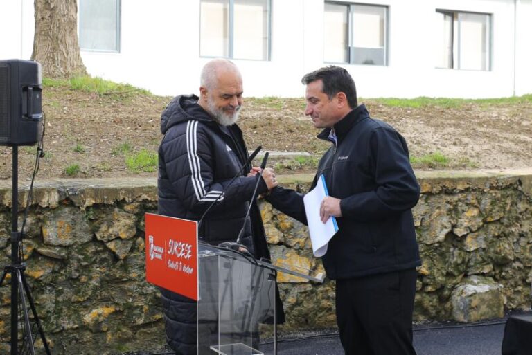 Veliaj kërcënon Ramën nga qelia: Tani nuk kam më detyrimin të hesht, më futët në burg pa gjyq 3 muaj para zgjedhjeve