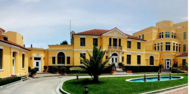 ambasada-amerikane-ne-Tirane1-1-750x375-1 (1)