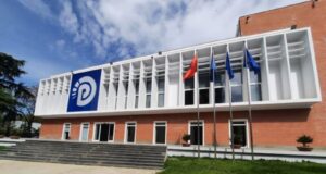 PD dënon grisjen e flamurit izraelit: Akt kriminal dhe antisemit