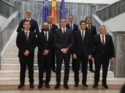 Mickoski riformaton Qeverinë: VLEN fiton më shumë pushtet, tetë ministra marrin detyrën