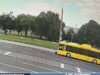 Shoferi vdes pasi shtypet nga autobusi i tij, teksa përpiqej ta riparonte (PAMJE TË RËNDA)