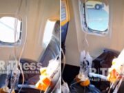 Dramë në qiellin e Maqedonisë së Veriut/U shkëput dritarja, pasagjeri serb u tërhoq deri te shpatullat – gruaja e mbajti nga këmbët që të mos dilte jashtë aeroplanit (VIDEO)