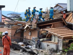 TËRMETI NË KUMAMOTO: NUMRI I VIKTIMAVE ARRIN NË 34 – GATI 10 MIJË PERSONA TË EVAKUUAR MES TË NXEHTIT PËRVËLUES; NË DITËN E TRETË VAZHDOJNË NDËRPRERJET E UJIT DHE ENERGJISË