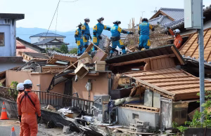 TËRMETI NË KUMAMOTO: NUMRI I VIKTIMAVE ARRIN NË 34 – GATI 10 MIJË PERSONA TË EVAKUUAR MES TË NXEHTIT PËRVËLUES; NË DITËN E TRETË VAZHDOJNË NDËRPRERJET E UJIT DHE ENERGJISË