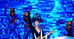 KËNGËTARI I “EMPIRE OF THE SUN” PRANON SE PËRDOR INTELIGJENCËN ARTIFICIALE PËR KRIJIMIN E MUZIKËS
