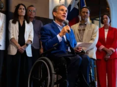 Teksasi e mirëpriti bumin e IA-së. Tani Abbott thotë se qendrat e të dhënave “ia hapën vetë varrin vetes”