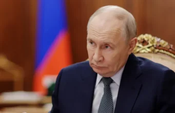 Drejtori i CIA-s, Ratcliffe, propozoi një samit Trump–Putin–Zelensky gjatë vizitës në Moskë, thonë burimet