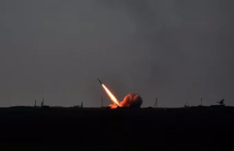 Britania e Madhe merr të dhëna nga fushëbeteja ukrainase për trajnimin e inteligjencës artificiale
