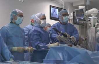 Eksperti i mjekësisë për përdorimin e IA-së: Shumë mundësi – por edhe rreziqe