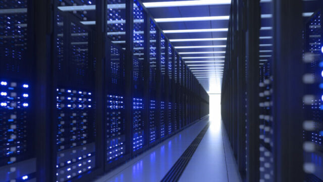 95421fb6-c-est-valide-pour-les-15-hectares-de-data-center-de-microsoft-en-france-l-intelligence-artificielle-gagne-du-terrain__908_512__227-0-3621-1914