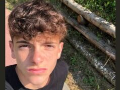 Dy vite pas humbjes tragjike të 16-vjeçarit, nëna shpërthen në lot: Dua të takoj njeriun që jeton me zemrën e djalit tim!