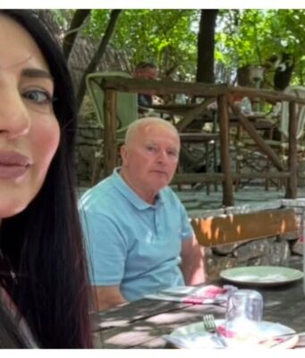 “Një pjesë e pandashme e zemrës sime”/ Gazetarja dhe moderatorja e njohur humb babain, bën dedikimin prekës