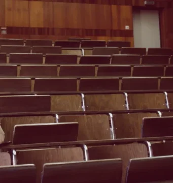 Debati për përdorimin e IA-së: Kur gjithçka e bën inteligjenca artificiale – kush do të dojë ende të lexojë?