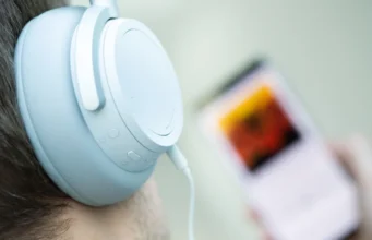 Inteligjenca artificiale: Australia përjashton muzikën e krijuar nga IA-ja nga listat zyrtare të hiteve