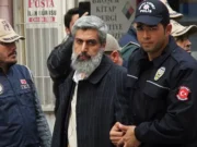 Alparslan Kuytul dhe bashkëshortja e tij ndalohen nga policia