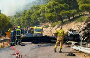 TRAGJEDI NË GREQI: PËRPLASEN NË AJËR DY HELIKOPTERË ZJARRFIKËS, DY TË VDEKUR DHE DY TË SHPËTUAR