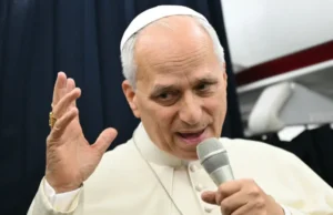 Papa Leo hedh poshtë pretendimet se shqetësimet për IA-në janë “lajme të rreme”, pasi Trump i quajti frikërat një “mashtrim”
