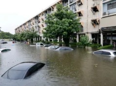 Bangkoku nën ujë pas reshjeve historike: Të 50 distriktet shpallen zona fatkeqësie, kriza prek 21 provinca të Tajlandës