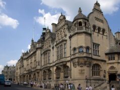 Oxford përditëson udhëzimet për deklarimin e përdorimit të IA-së nga autorët akademikë