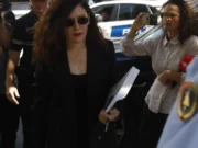 Ish-drejtuesja e SHISH, Vlora Hyseni u la në masën “arrest shtëpie”. Gjykata e Posaçme del me njoftim zyrtar