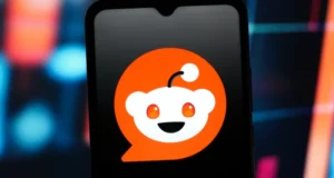 Reddit kalon drejt përdorimit me hyrje në llogari, ndërsa inteligjenca artificiale po dobëson trafikun nga motorët e kërkimit