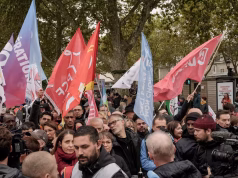Franca në gatishmëri të jashtëzakonshme: Qindra protesta, 70 mijë policë në terren dhe përplasje të para në Lyon