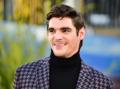Vdes në moshën 34-vjeçare RJ Mitte, aktori i njohur për rolin e Walter White Jr. në serialin “Breaking Bad”