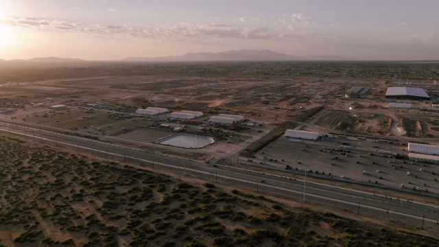 30biz-meta-tax-data-center-mhkt-superJumbo