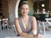 I mbijetoi sulmit të peshkaqenit, por humbi një pjesë të krahut: Australiania rrëfen luftën për jetën dhe rrugën e vështirë drejt shërimit