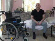 Ra të flinte si çdo natë, por në mëngjes nuk mund të ecte më