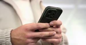 Si dyshohet se një softuer izraelit infektoi miliona telefona përmes reklamave në internet