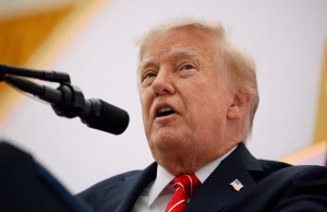 Pse Donald Trump po e riemërton inteligjencën artificiale “superinteligjencë” dhe kërcënon se do ta trajtojë si “armik” këdo që nuk e përdor këtë term